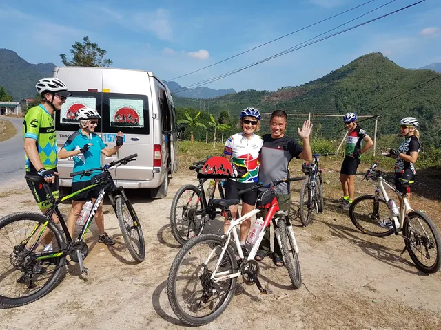 6 Days Hanoi Cycling To Ninh Binh and Sapa