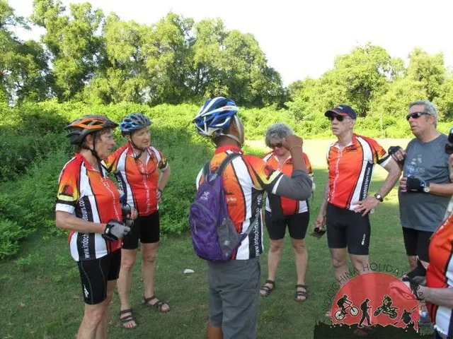 Hanoi Cycling Ninh Binh Weekend Tour – 2 Days 1